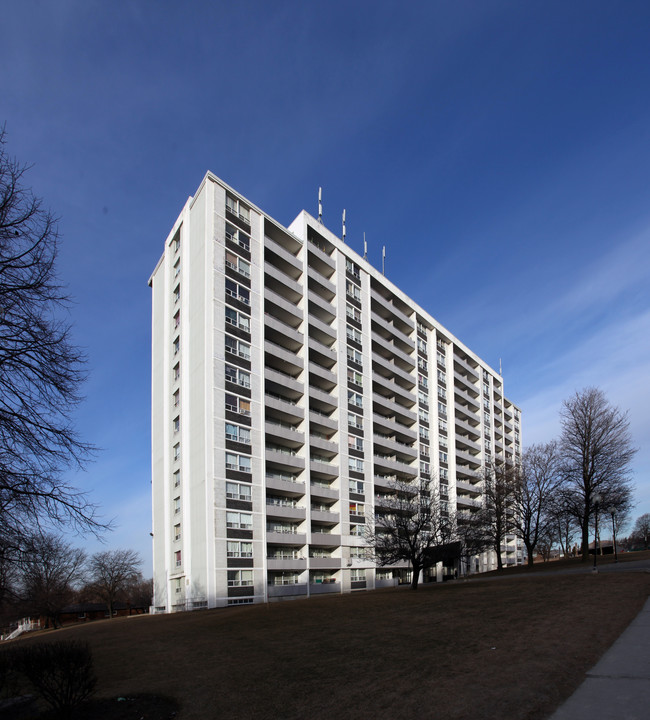 La Place Victoria in Toronto, ON - Building Photo