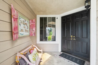 14280 Yellowstone Ln in Santa Clarita, CA - Foto de edificio - Building Photo