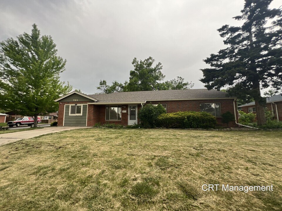 701 Scranton St in Aurora, CO - Building Photo