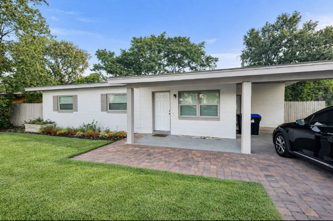 4314 Silver Star Rd in Orlando, FL - Building Photo - Building Photo