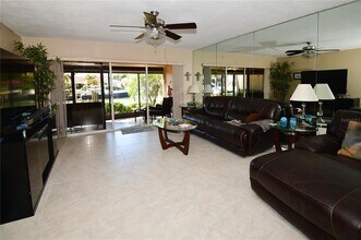 4730 Brittany Dr S in St. Petersburg, FL - Building Photo - Building Photo