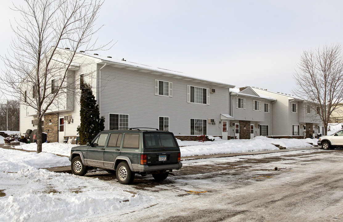 5810 Tower St in Rockford, MN - Building Photo