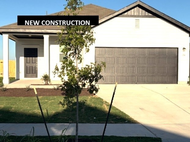 136 Rother Pl in Taylor, TX - Building Photo