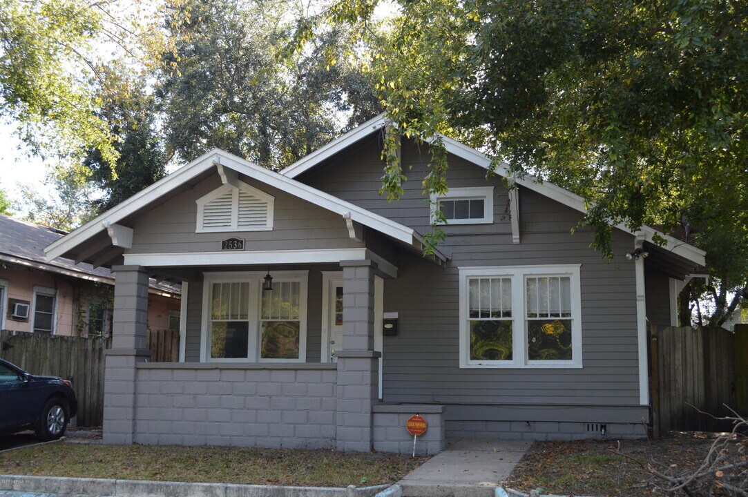 2536 Phyllis St in Jacksonville, FL - Building Photo