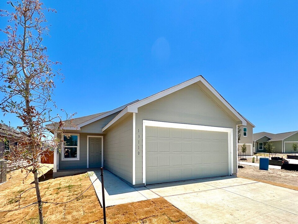 13110 Levi Ter in San Antonio, TX - Building Photo