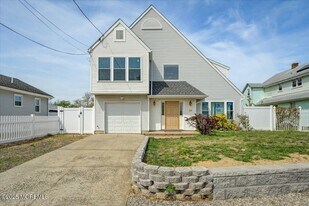 29 Lohsen Pl in Keansburg, NJ - Building Photo
