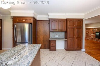 30830 Lincolnshire E in Beverly Hills, MI - Building Photo - Building Photo