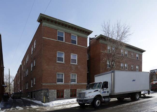 Elgin Court in Ottawa, ON - Building Photo - Building Photo