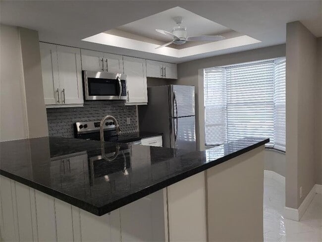 93 SW 3rd St in Pompano Beach, FL - Building Photo - Building Photo