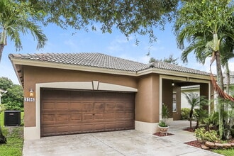 1298 SW 44th Terrace in Deerfield Beach, FL - Building Photo - Building Photo
