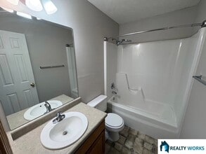 6914 Milan Dr in Lincoln, NE - Building Photo - Building Photo