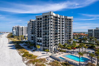 Dan's Island Condos in Clearwater, FL - Foto de edificio - Building Photo