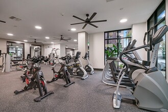 Park Viridian in Anaheim, CA - Foto de edificio - Building Photo