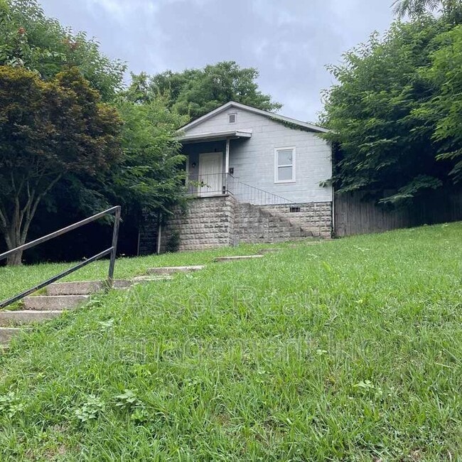 property at 3821 Hampton Ave