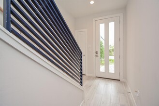 2607 Dennis St in Houston, TX - Building Photo - Building Photo