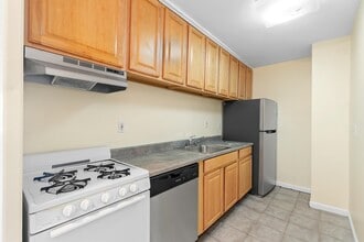 225 St Pauls Ave in Jersey City, NJ - Building Photo - Building Photo