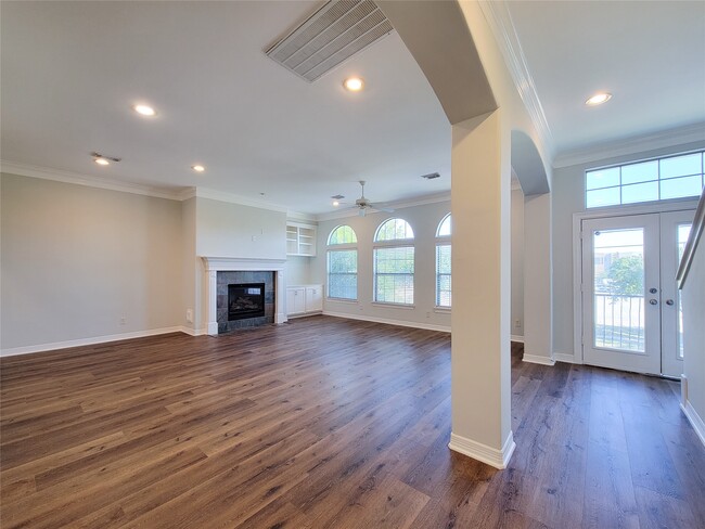 property at 2416 La Branch St