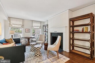 31 Palmer Square W in Princeton, NJ - Building Photo - Building Photo