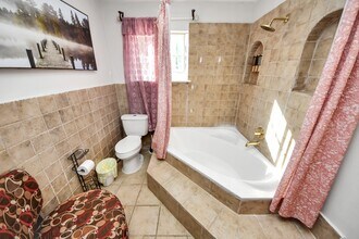 15715 Creekhaven Dr in Houston, TX - Building Photo - Building Photo