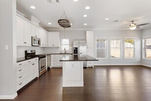 802 Oakland Ave in Austin, TX - Building Photo