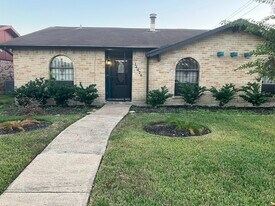 14426 Kemrock Dr in Houston, TX - Building Photo