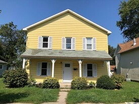 330 Liberty St in Bowling Green, OH - Building Photo
