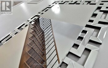 5700 Long Valley Rd in Mississauga, ON - Building Photo - Building Photo