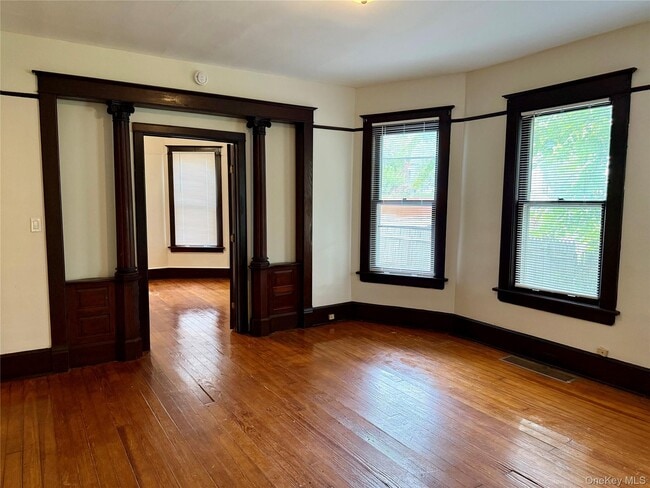 25 Dean Pl in Poughkeepsie, NY - Building Photo - Building Photo