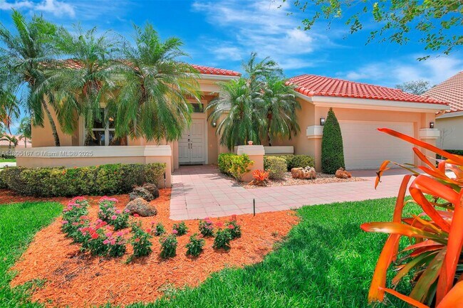 property at 2651 Oakmont Dr