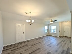 2200 Magnolia Dr in Round Rock, TX - Building Photo - Building Photo