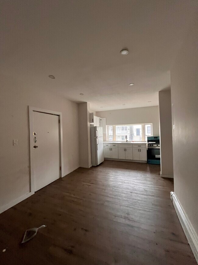 56 Atlantic St, Unit 1 in Jersey City, NJ - Foto de edificio - Building Photo