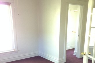 526 E 7th St, Unit 2 in Duluth, MN - Building Photo - Building Photo