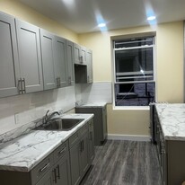 132 E 52nd St in Brooklyn, NY - Building Photo