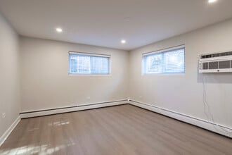 143 Ann St in Clarendon Hills, IL - Foto de edificio - Interior Photo