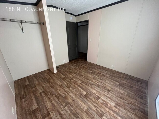 188 Coachlight Dr in Topeka, KS - Building Photo - Building Photo