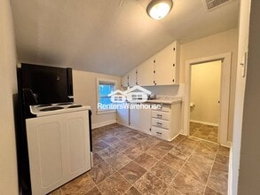 212 N 13th St in Adel, IA - Building Photo - Building Photo