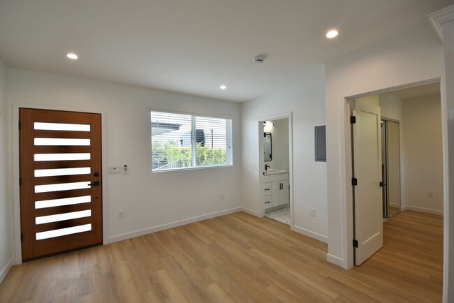 2683 34th St, Unit 14 in Santa Monica, CA - Building Photo - Building Photo