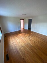 1987 Joe Stephens Rd in Morristown, TN - Foto de edificio - Building Photo