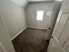 129 Pratt St in Greenfield, IN - Foto de edificio - Building Photo