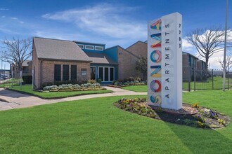 Sonoma Apartments in Houston, TX - Foto de edificio - Building Photo