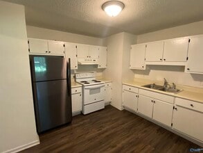4801 Padgett Dr in Huntsville, AL - Building Photo - Building Photo