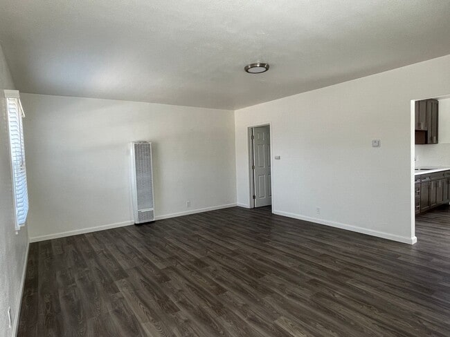 204 E Walnut Ave in Lompoc, CA - Building Photo - Building Photo