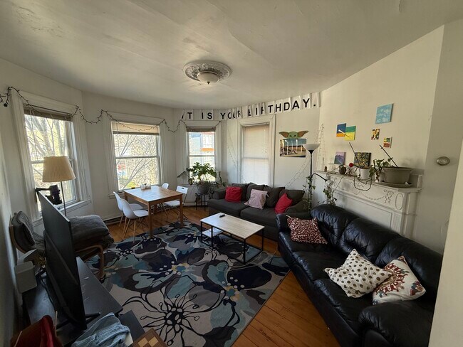 395 Broadway, Unit 2 in Cambridge, MA - Foto de edificio - Building Photo