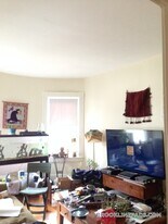 1589 Beacon St, Unit 3 in Brookline, MA - Building Photo