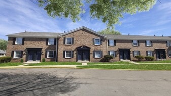 Capital Place in Indianapolis, IN - Building Photo