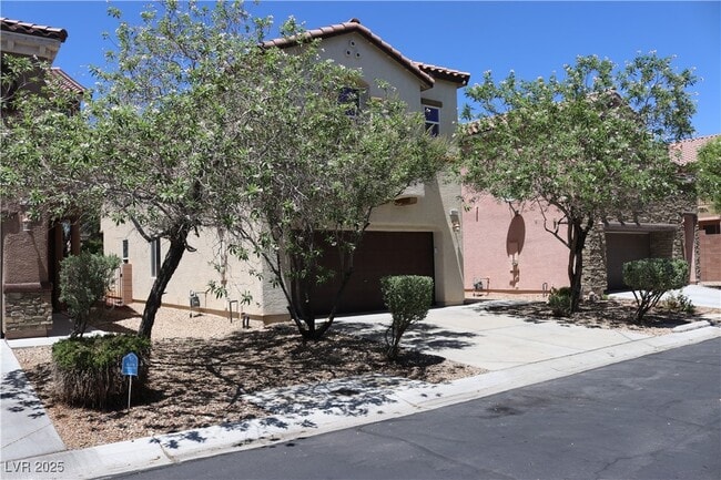 10211 Glimmering Star Dr in Las Vegas, NV - Building Photo - Building Photo