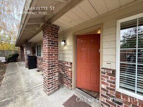 8916 SE Lafayette St in Portland, OR - Building Photo - Building Photo