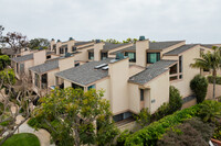 Seascape in Solana Beach, CA - Foto de edificio - Building Photo