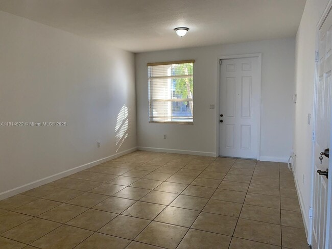 14761 SW 25th St in Miami, FL - Building Photo - Building Photo