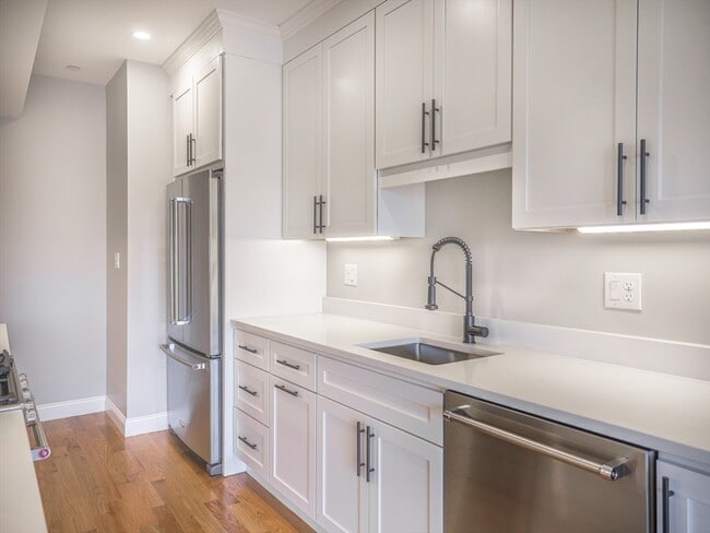 property at 194 Havre St